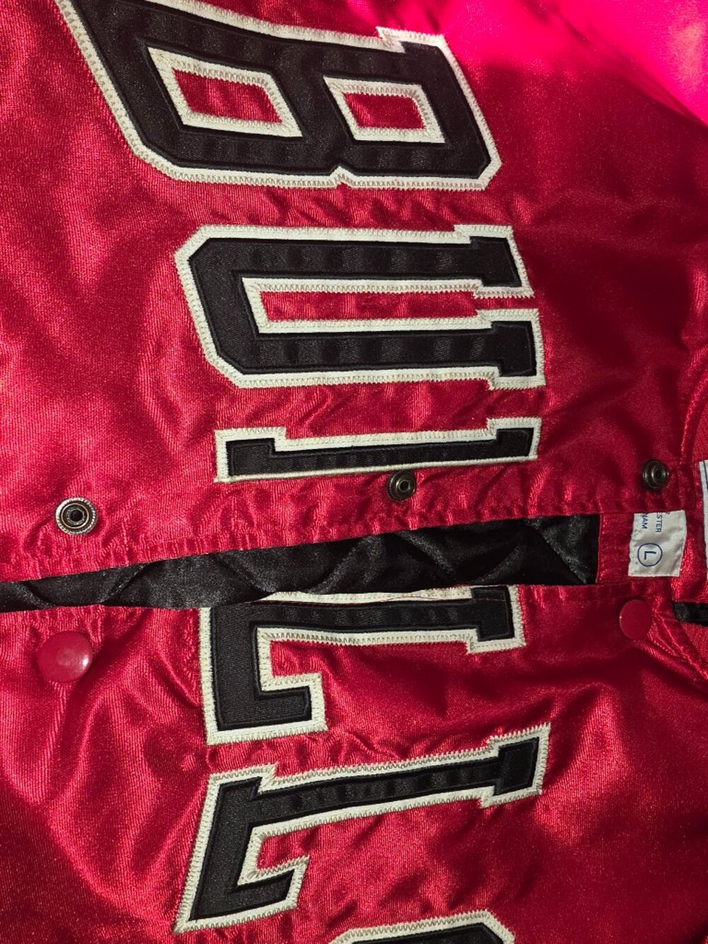 Classic Chicago Bulls Starter Satin Jacket – Red